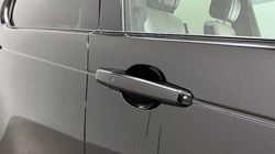 2023 (73) LAND ROVER DISCOVERY 3.0 D300 Dynamic HSE 5dr Auto 4919805