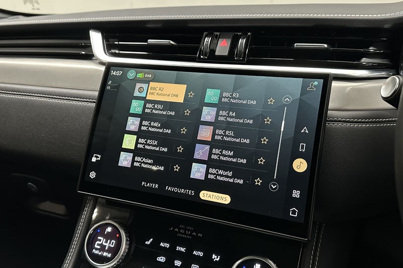 2024 (73) JAGUAR F-PACE 2.0 D200 R-Dynamic SE Black 5dr Auto AWD 4897227