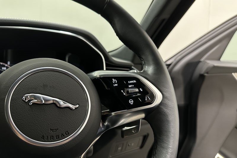 2024 (73) JAGUAR F-PACE 2.0 D200 R-Dynamic SE Black 5dr Auto AWD 4897220