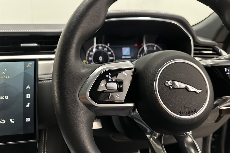 2024 (73) JAGUAR F-PACE 2.0 D200 R-Dynamic SE Black 5dr Auto AWD 4897219