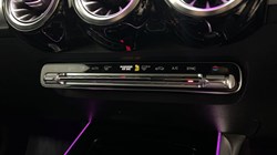 2022 (22) MERCEDES-BENZ GLB 200 AMG Line Premium 5dr 7G-Tronic 4880194