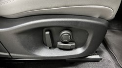 2023 (23) JAGUAR E-PACE 1.5 P300e R-Dynamic S 5dr Auto 4890180