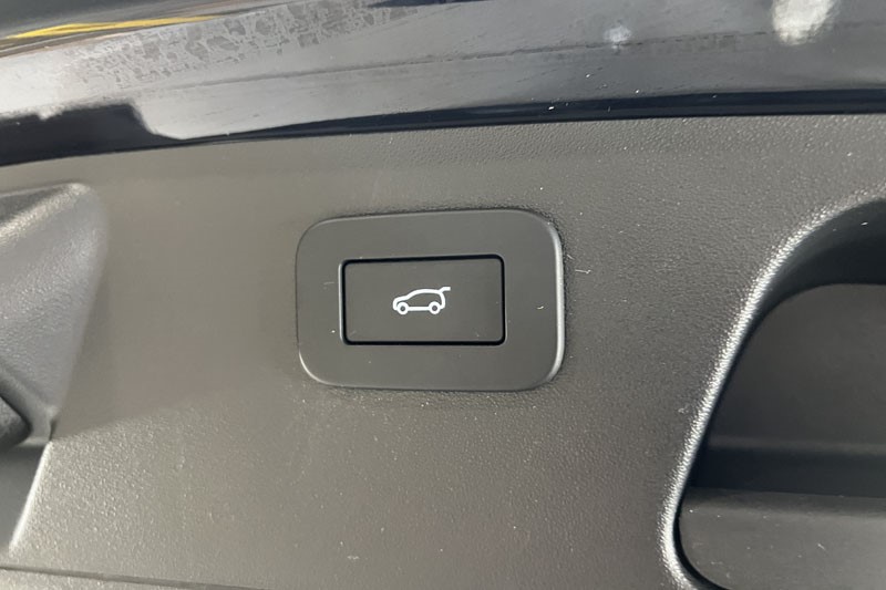 2023 (23) JAGUAR E-PACE 1.5 P300e R-Dynamic S 5dr Auto 4890203