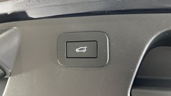 2023 (23) JAGUAR E-PACE 1.5 P300e R-Dynamic S 5dr Auto 4890203