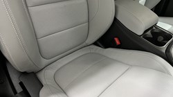 2023 (23) JAGUAR E-PACE 1.5 P300e R-Dynamic S 5dr Auto 4890181