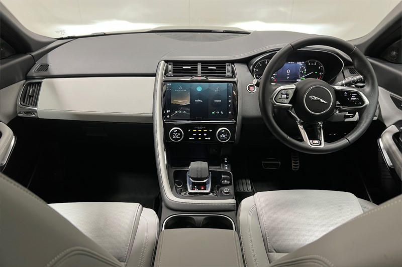 2023 (23) JAGUAR E-PACE 1.5 P300e R-Dynamic S 5dr Auto 4890173