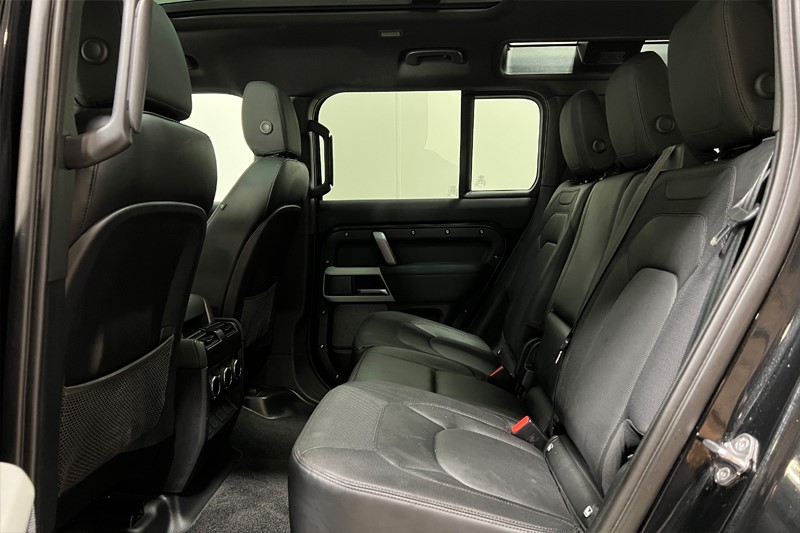 2023 (72) LAND ROVER DEFENDER 3.0 D250 X-Dynamic S 110 5dr Auto [7 Seat] 4902340