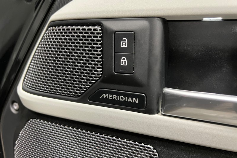 2023 (72) LAND ROVER DEFENDER 3.0 D250 X-Dynamic S 110 5dr Auto [7 Seat] 4902351