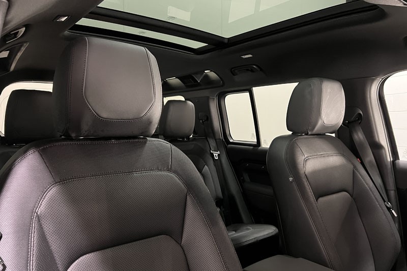 2023 (72) LAND ROVER DEFENDER 3.0 D250 X-Dynamic S 110 5dr Auto [7 Seat] 4902353