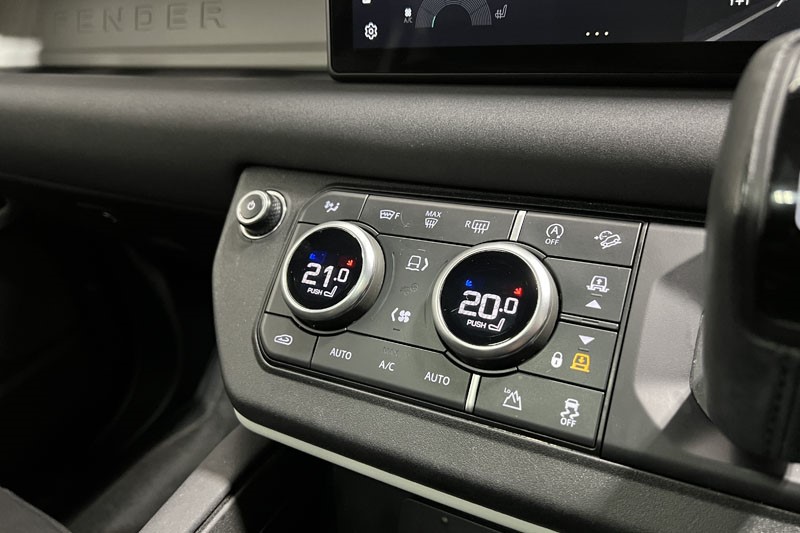 2023 (72) LAND ROVER DEFENDER 3.0 D250 X-Dynamic S 110 5dr Auto [7 Seat] 4902359