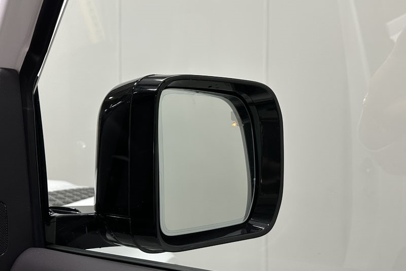 2025 (74) LAND ROVER DEFENDER 3.0 D350 X-Dynamic SE 90 3dr Auto 4895592