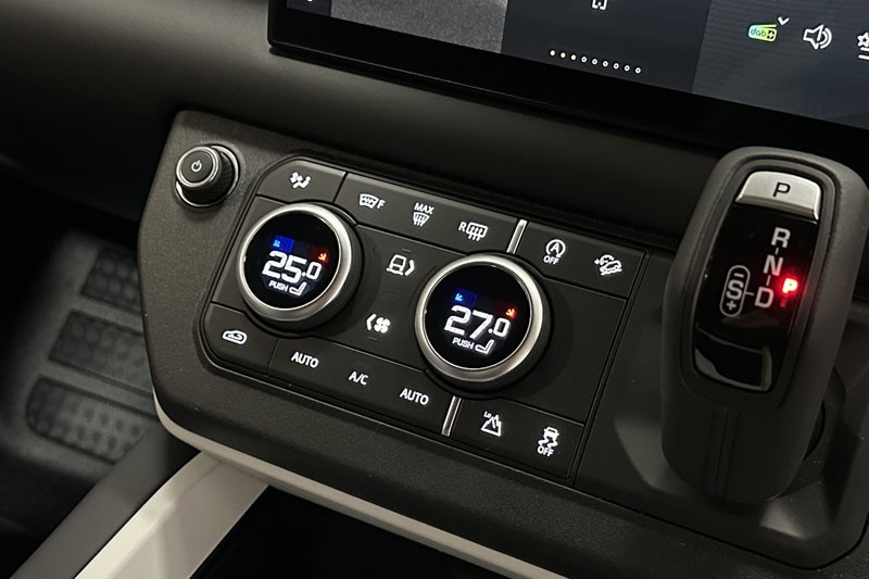 2025 (74) LAND ROVER DEFENDER 3.0 D350 X-Dynamic SE 90 3dr Auto 4895602