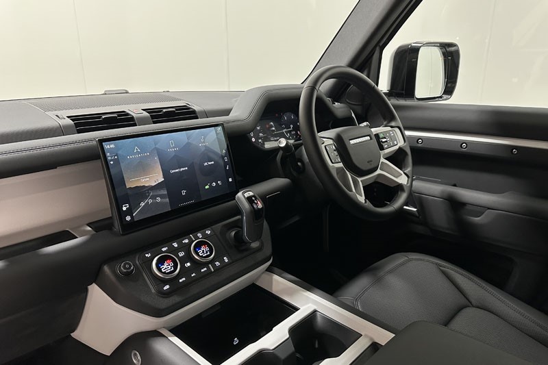 2025 (74) LAND ROVER DEFENDER 3.0 D350 X-Dynamic SE 90 3dr Auto 4895613