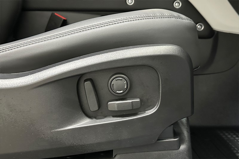 2025 (74) LAND ROVER DEFENDER 3.0 D350 X-Dynamic SE 90 3dr Auto 4895593