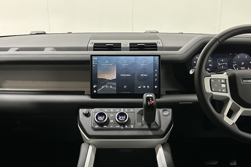 2025 (74) LAND ROVER DEFENDER 3.0 D350 X-Dynamic SE 90 3dr Auto 4895586