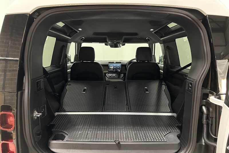 2025 (74) LAND ROVER DEFENDER 3.0 D350 X-Dynamic SE 90 3dr Auto 4895619