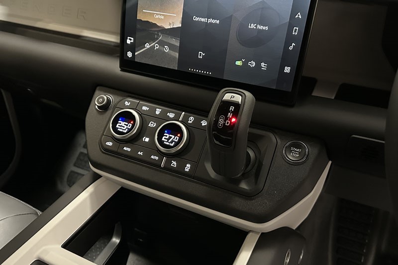 2025 (74) LAND ROVER DEFENDER 3.0 D350 X-Dynamic SE 90 3dr Auto 4895600