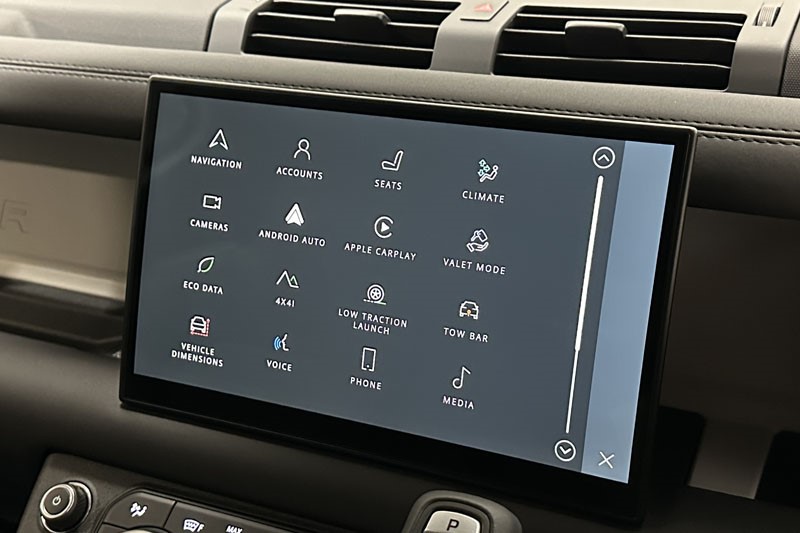 2025 (74) LAND ROVER DEFENDER 3.0 D350 X-Dynamic SE 90 3dr Auto 4895608