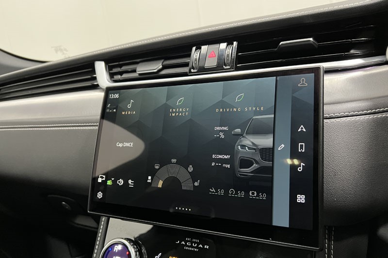 2021 (21) JAGUAR F-PACE 3.0 P400 R-Dynamic SE 5dr Auto AWD 4889643