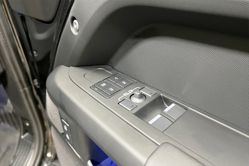 2025 (25) LAND ROVER COMMERCIAL DEFENDER 3.0 D250 Hard Top X-Dynamic SE Auto 4892789