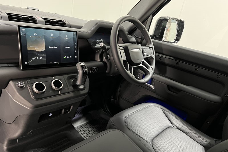 2025 (25) LAND ROVER COMMERCIAL DEFENDER 3.0 D250 Hard Top X-Dynamic SE Auto 4892808