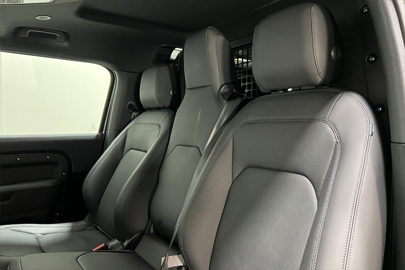 2025 (25) LAND ROVER COMMERCIAL DEFENDER 3.0 D250 Hard Top X-Dynamic SE Auto 4893008