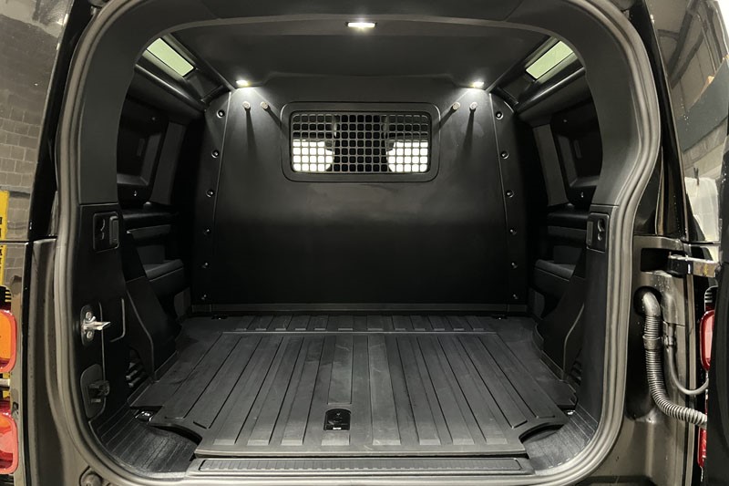 2025 (25) LAND ROVER COMMERCIAL DEFENDER 3.0 D250 Hard Top X-Dynamic SE Auto 4892809