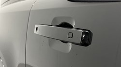 2025 (25) LAND ROVER COMMERCIAL DEFENDER 3.0 D250 Hard Top X-Dynamic SE Auto 4892816