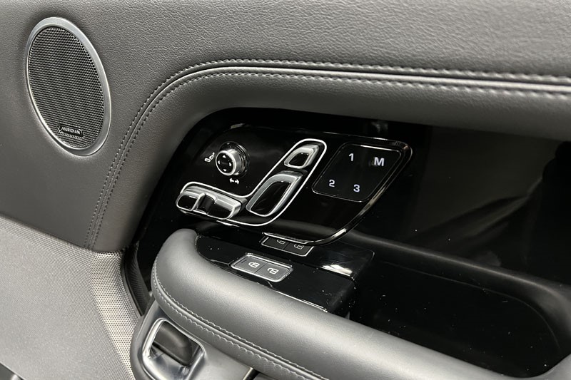 2021 (71) LAND ROVER RANGE ROVER 3.0 D300 Westminster Black 4dr Auto 4900622