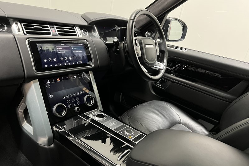 2021 (71) LAND ROVER RANGE ROVER 3.0 D300 Westminster Black 4dr Auto 4900644
