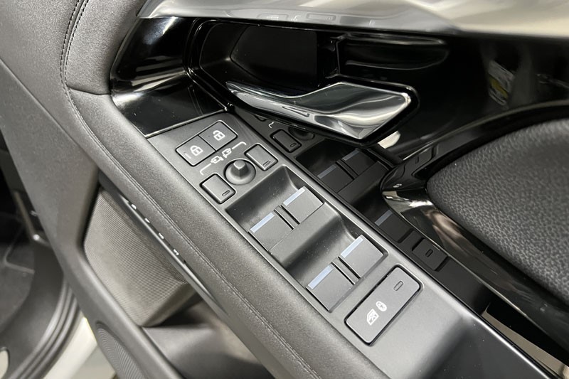 2022 (22) LAND ROVER RANGE ROVER EVOQUE 2.0 D200 R-Dynamic SE 5dr Auto 4899623