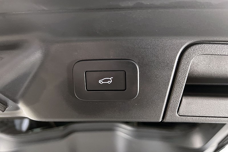 2023 (23) LAND ROVER RANGE ROVER VELAR 2.0 D200 Edition 5dr Auto 4912272