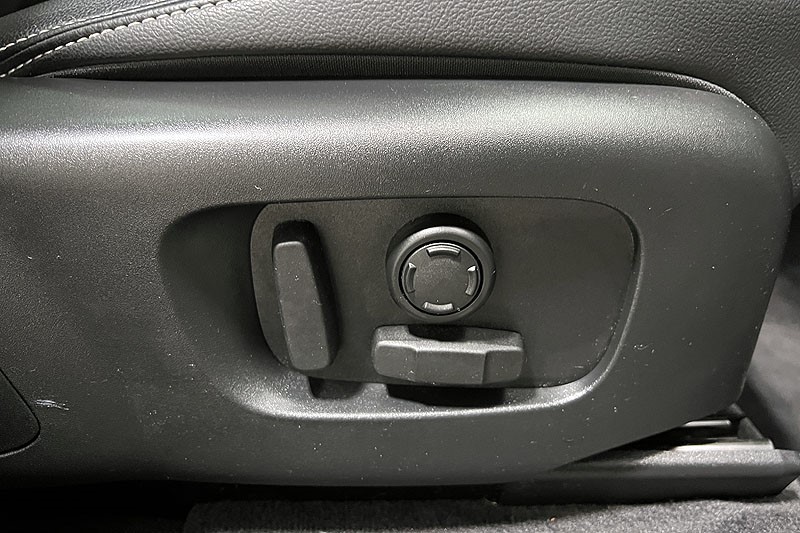 2023 (23) LAND ROVER RANGE ROVER VELAR 2.0 D200 Edition 5dr Auto 4912246