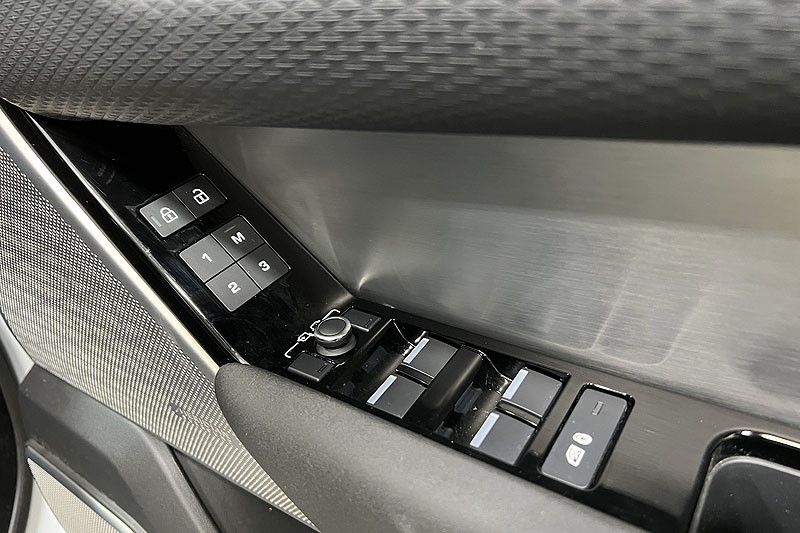 2023 (23) LAND ROVER RANGE ROVER VELAR 2.0 D200 Edition 5dr Auto 4912241