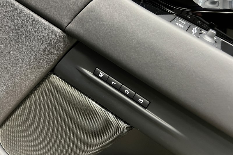 2025 (25) LAND ROVER RANGE ROVER EVOQUE 2.0 D200 Autobiography 5dr Auto [Revised] 4936157