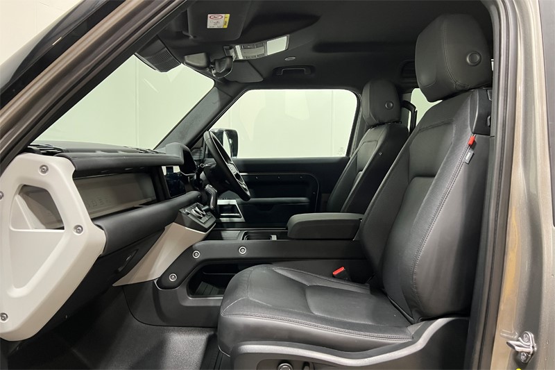 2022 (72) LAND ROVER DEFENDER 3.0 D250 X-Dynamic SE 90 3dr Auto 4935458