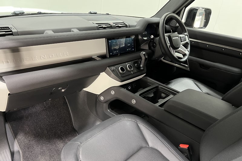 2022 (72) LAND ROVER DEFENDER 3.0 D250 X-Dynamic SE 90 3dr Auto 4935489