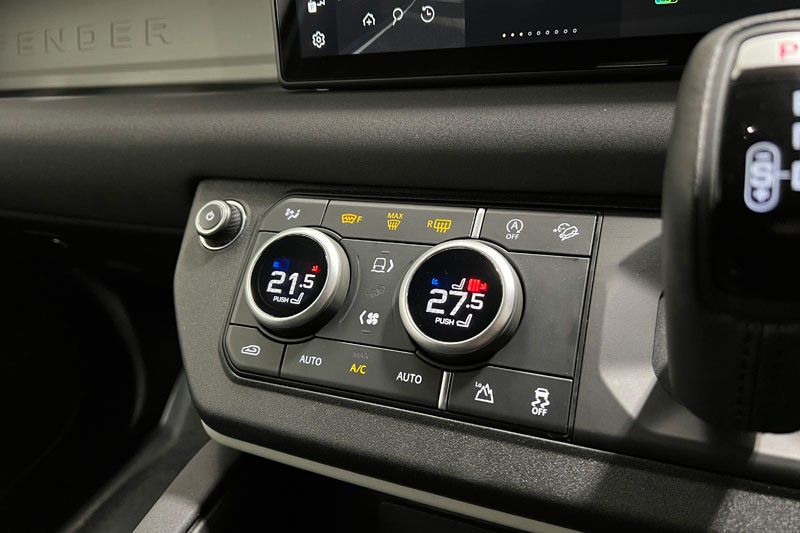 2022 (72) LAND ROVER DEFENDER 3.0 D250 X-Dynamic SE 90 3dr Auto 4935480