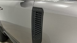 2022 (72) LAND ROVER DEFENDER 3.0 D250 X-Dynamic SE 90 3dr Auto 4935501