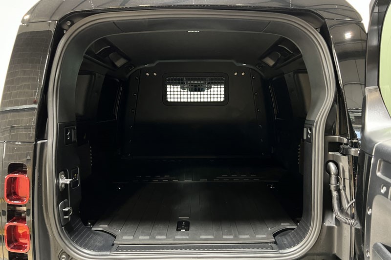 2025 (25) LAND ROVER COMMERCIAL DEFENDER 3.0 D250 Hard Top S Auto 4899702