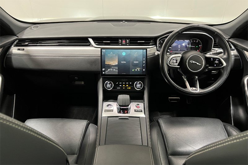 2022 (22) JAGUAR F-PACE 2.0 D200 R-Dynamic Black 5dr Auto AWD 4914042