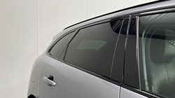 2022 (22) JAGUAR F-PACE 2.0 D200 R-Dynamic Black 5dr Auto AWD 4914073