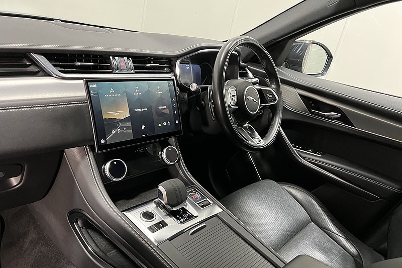 2022 (22) JAGUAR F-PACE 2.0 D200 R-Dynamic Black 5dr Auto AWD 4914065