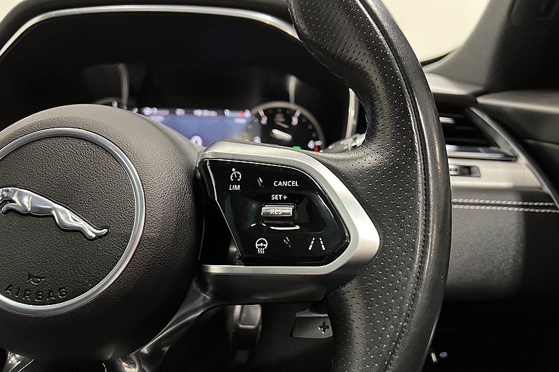 2022 (22) JAGUAR F-PACE 2.0 D200 R-Dynamic Black 5dr Auto AWD 4914054