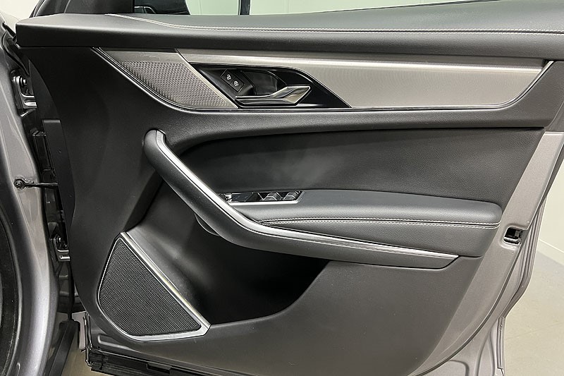 2022 (22) JAGUAR F-PACE 2.0 D200 R-Dynamic Black 5dr Auto AWD 4914046