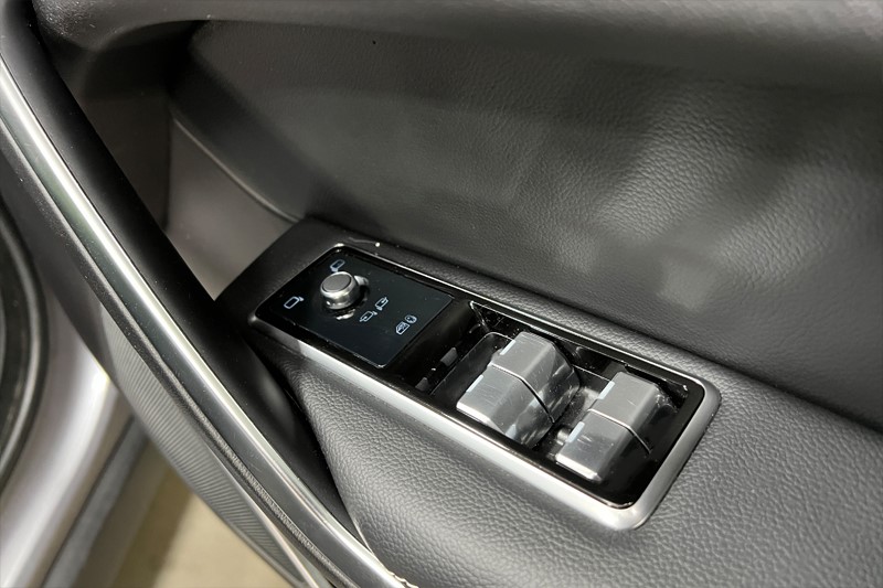 2022 (22) JAGUAR F-PACE 2.0 D200 R-Dynamic Black 5dr Auto AWD 4914047