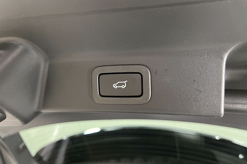 2022 (22) JAGUAR F-PACE 2.0 D200 R-Dynamic Black 5dr Auto AWD 4914071