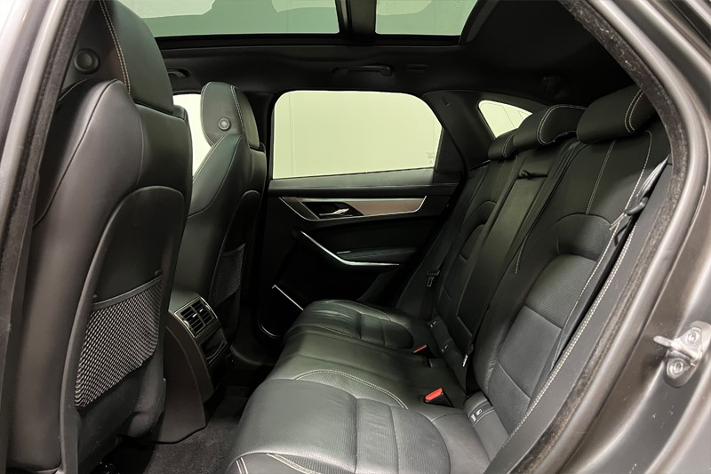 2022 (22) JAGUAR F-PACE 2.0 D200 R-Dynamic Black 5dr Auto AWD 4914037