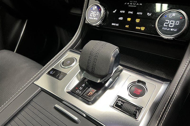 2022 (22) JAGUAR F-PACE 2.0 D200 R-Dynamic Black 5dr Auto AWD 4914056