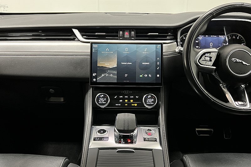 2022 (22) JAGUAR F-PACE 2.0 D200 R-Dynamic Black 5dr Auto AWD 4914043